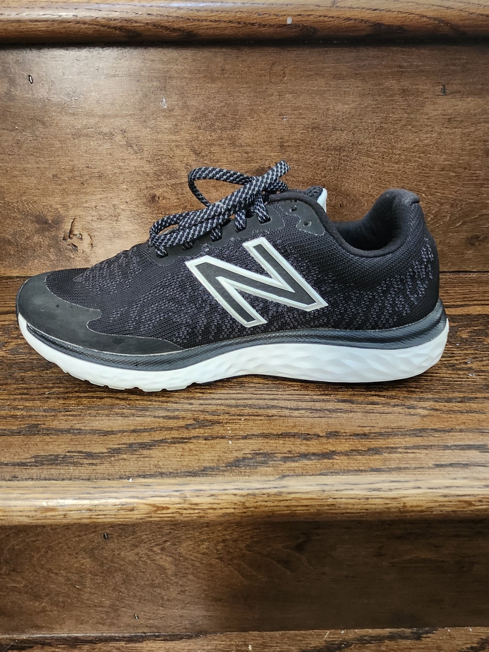 New Balance Fresh Foam Black and Silver Athletic Sneaker 8 Wide